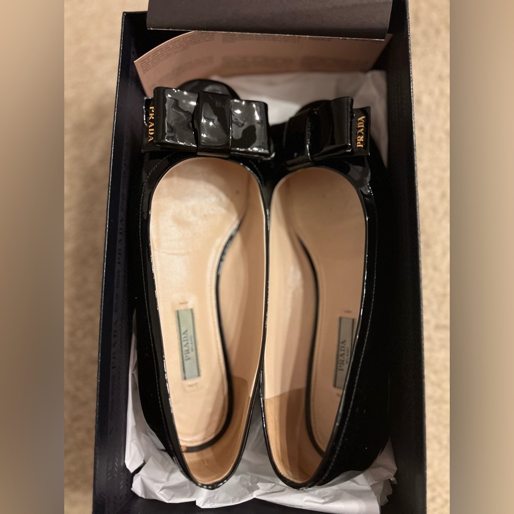 Prada Calzature Donna Patent leather bow ballet flats
